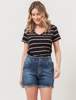 SHORTS JEANS COM RECORTE FRONTAL